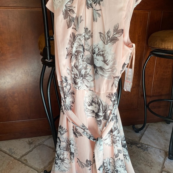 Sleeveless Dress by Jessica Howard - Picture 1 of 3